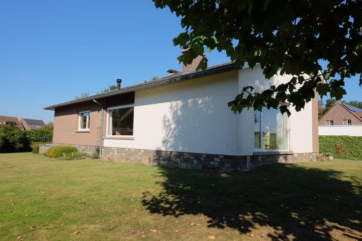 Characterful Detached Bungalow with Spacious Garden.