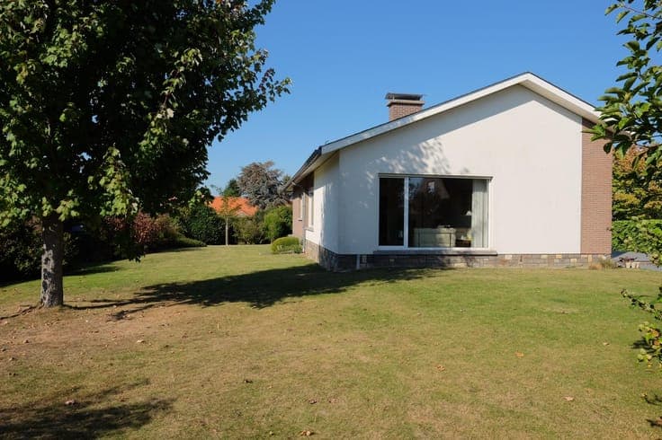 Characterful Detached Bungalow with Spacious Garden.