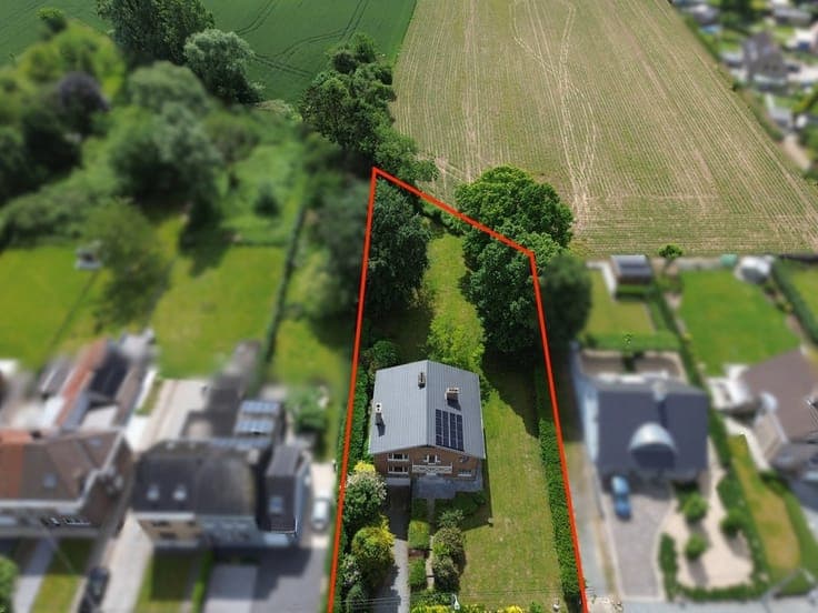 VERY NICE OPEN-PLAN HOME WITH 7 ROOMS