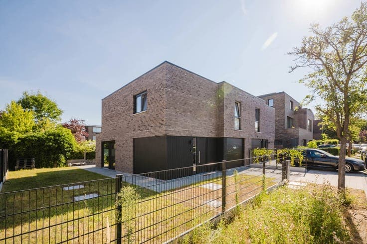 BEN-woning met garage 3 slpk en tuin in Sint-Amandsberg