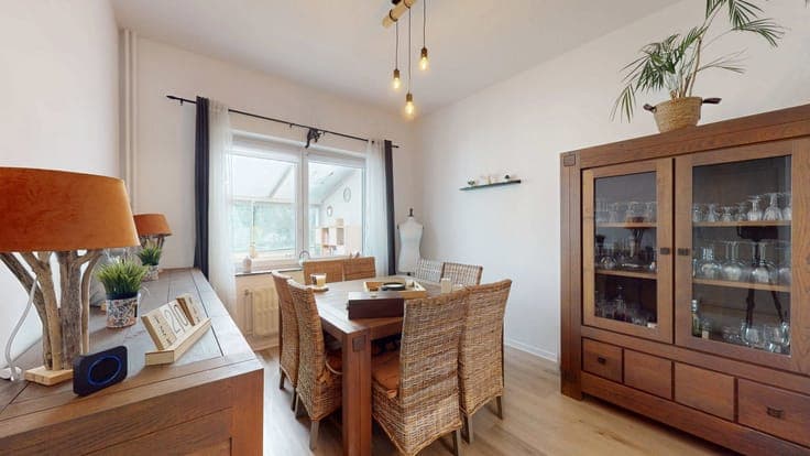 BASILIQUE - Renovated 2-bedroom house with study and garden