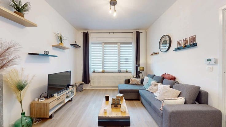 BASILIQUE - Renovated 2-bedroom house with study and garden
