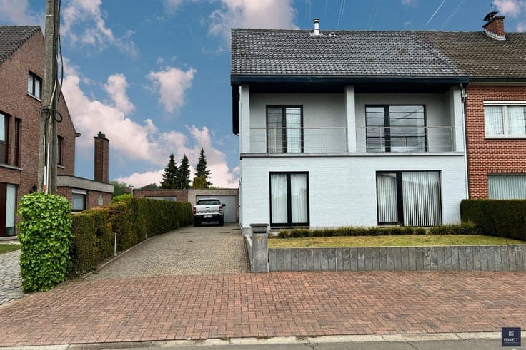 CHARMANTE HOB MET 3 SLK, GAR. EN TUIN