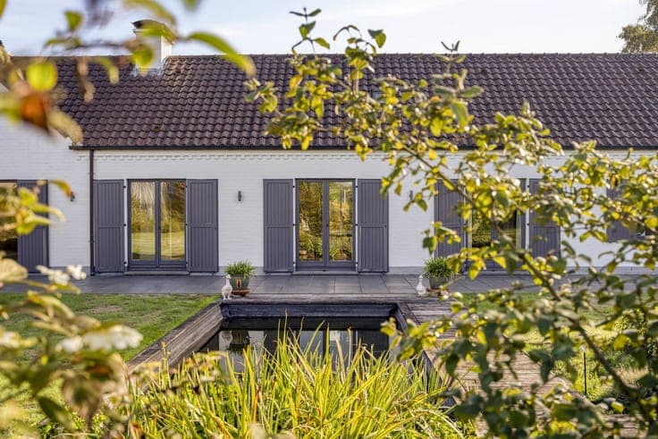 Charming bungalow on a beautiful plot in Merelbeke