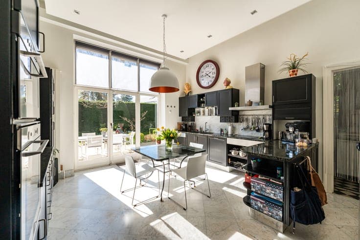 Beautiful villa 5BR/3BA + building plot