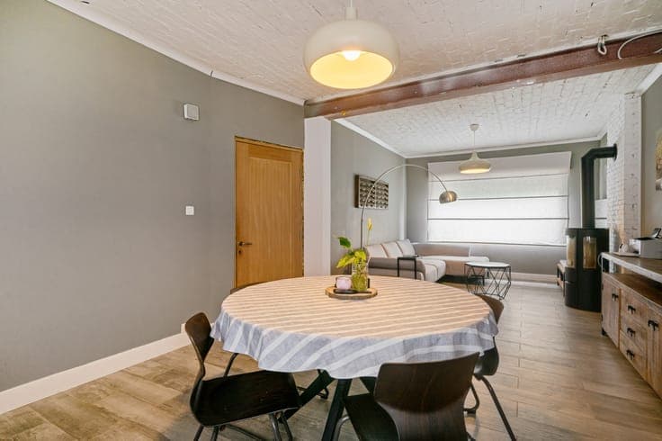 Woning met 2 slpkrs op een ruim perceel te Beerzel