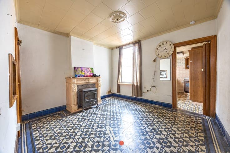 Centraal gelegen renovatiewoning met mogelijkheid tot 3 s...