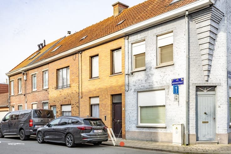 Centraal gelegen renovatiewoning met mogelijkheid tot 3 s...