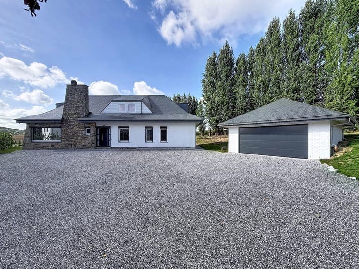 Charming Bourgeois Villa / 284 m² / 4 Beds / Like New