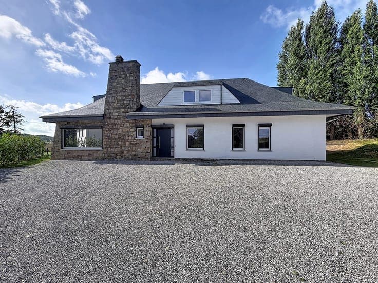 Charming Bourgeois Villa / 284 m² / 4 Beds / Like New