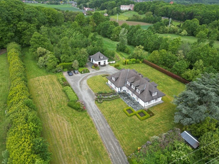 Exceptional villa and private estate spanning 1.7 ha - Kesse