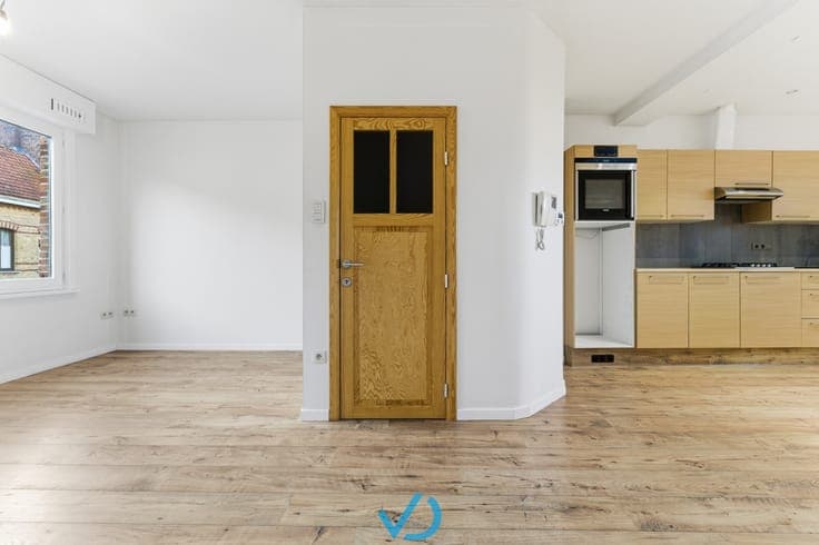 Verzorgde stadswoning met garage in hartje Ieper!