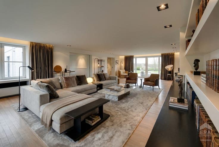 EXCEPTIONAL PROPERTY WITH INDEPENDENT ANNEX ON 33 ARES