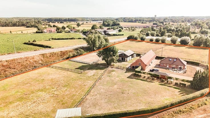 WACHTEBEKE - Instapklare paardeneigendom op ca. 1,5 hectare
