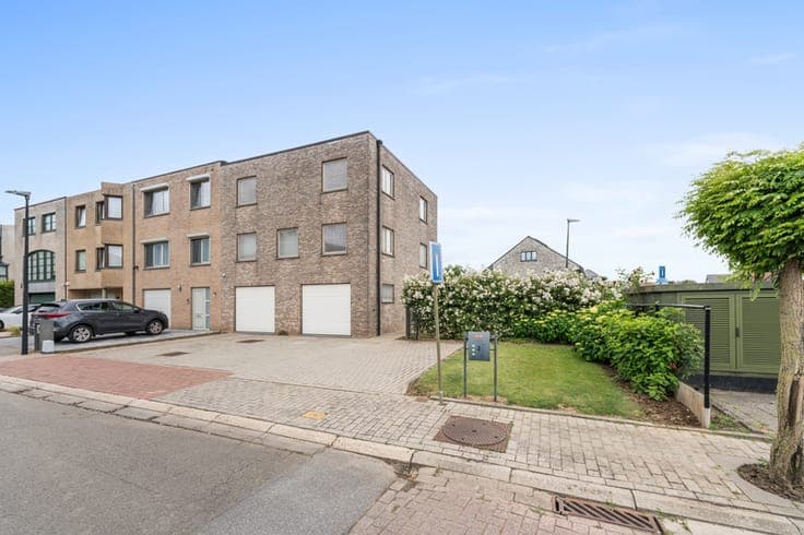 Semi-detached house with 5 bedrooms in Nossegem