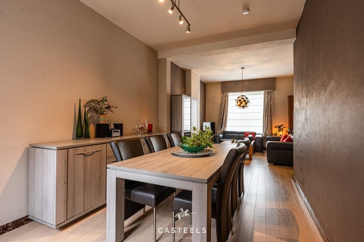 To be refreshed house with expansion possibilities in centra