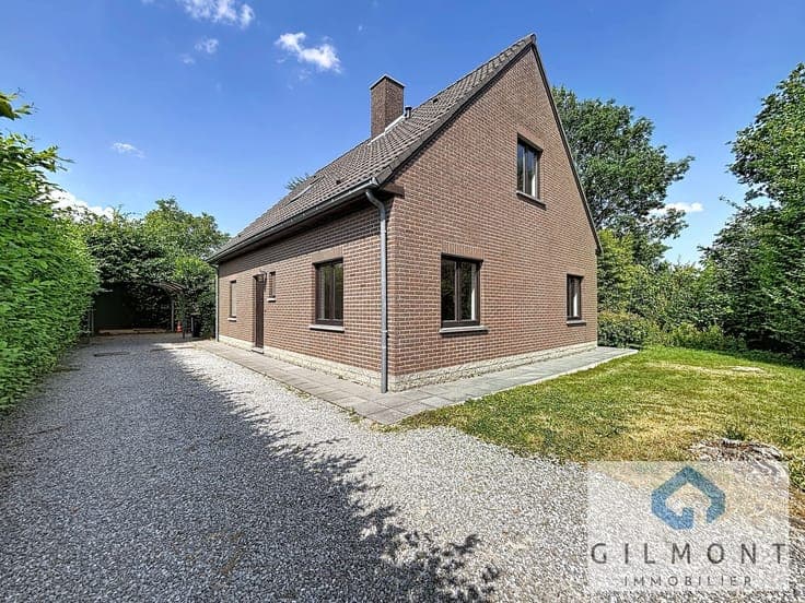 Très agréable villa 3 ch + bureau bien stuée !