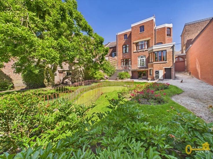 565 m² Manor House with GARDEN & GARAGES