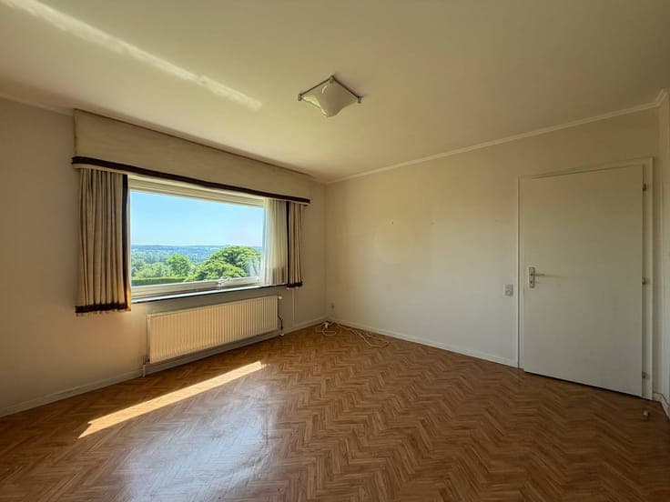 JOLIE VILLA DE PLAIN-PIED avec magnifique jardin dans cadre