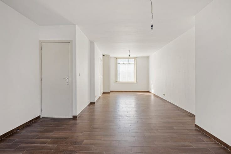 Partly renovated 2-bedroom house with spacious attic and ga