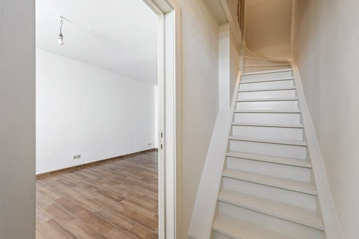 Partly renovated 2-bedroom house with spacious attic and ga