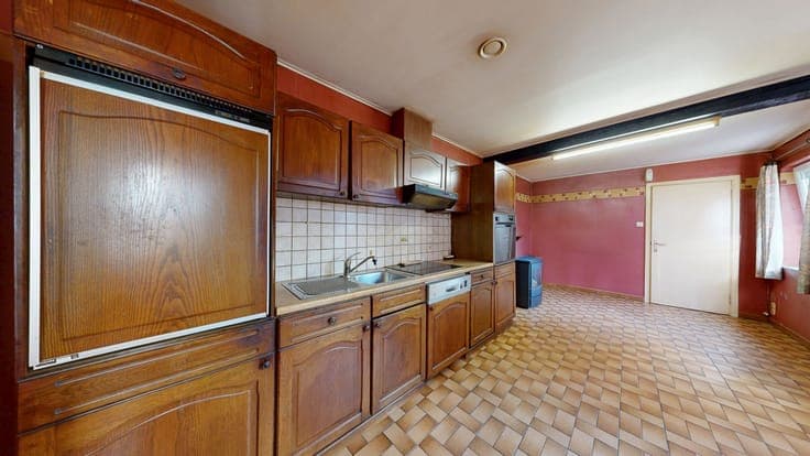 Maison d'habitation 2 ch érigée sur un vaste terrain !