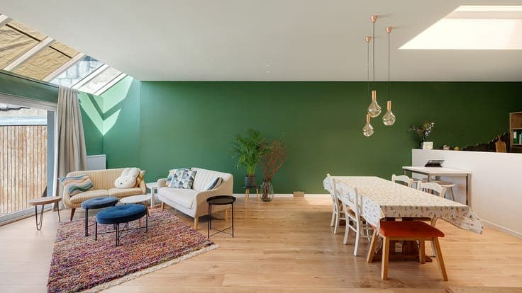 Spacious family home with commercial space in prime locatio