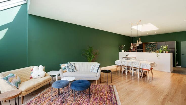 Spacious family home with commercial space in prime locatio