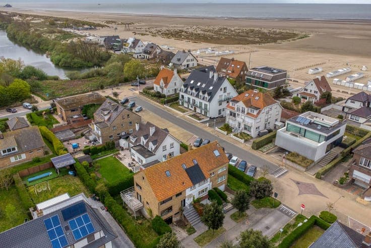 Spacious home for sale on the beach district of Zeebrugge