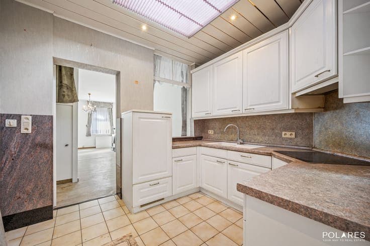 House with renovation potential in a prime location in Hever