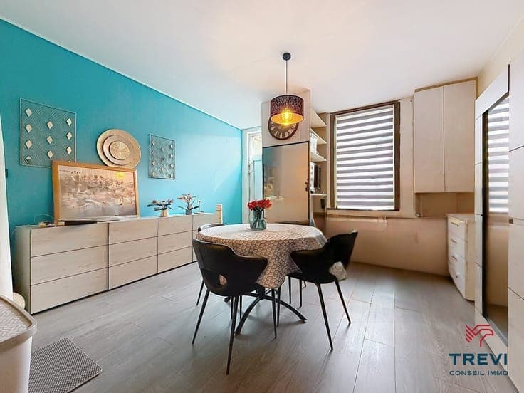 Maison rénovée jusqu'à 3 chambres et un beau jardin