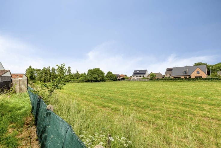 Detached house on a large plot for sale in Veldegem