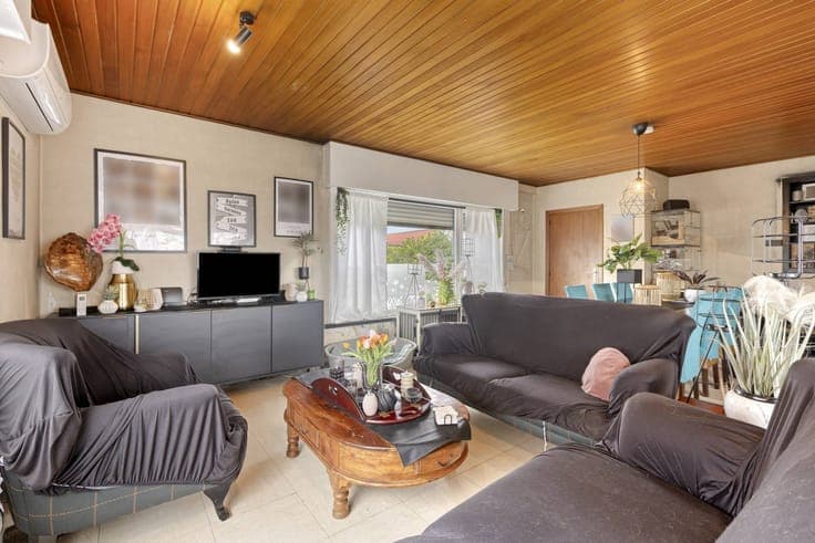 Detached house on a large plot for sale in Veldegem