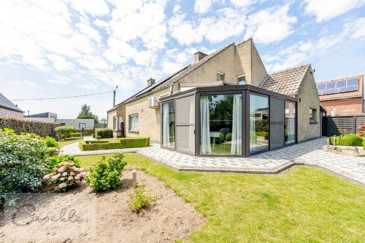 Ruime landelijk gelegen villa met 4 slaapkamers en groene...