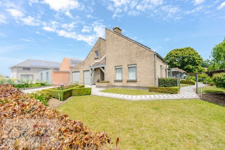 Ruime landelijk gelegen villa met 4 slaapkamers en groene...