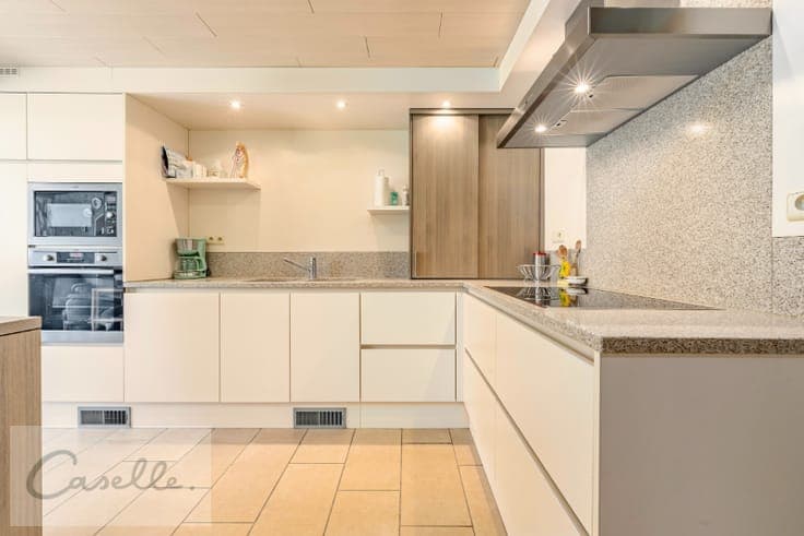 Ruime landelijk gelegen villa met 4 slaapkamers en groene...