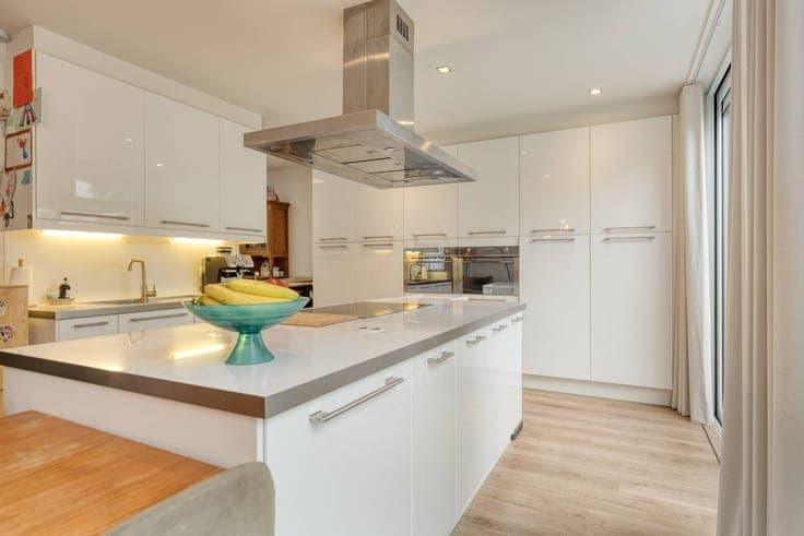 Ready-to-move-in family home with lovely garden