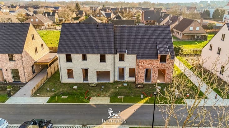 Country-style homes near Waregem town centre