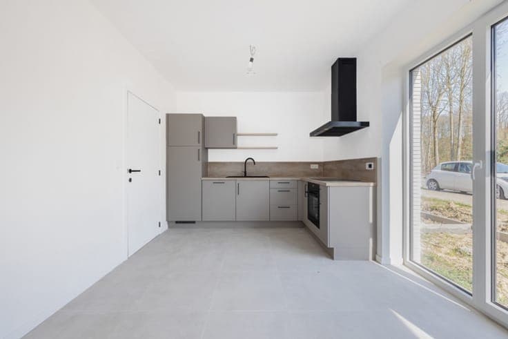 New house, 2 facades, 2 bedrooms with terrace