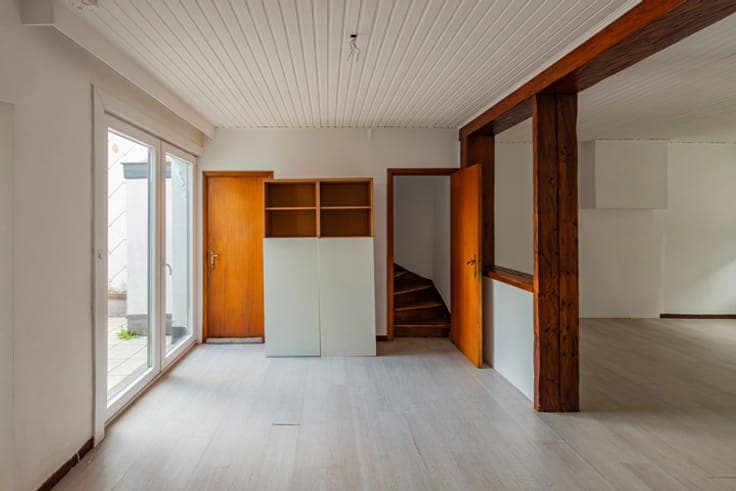 Semi-detached house to renovate in Sint-Genesius-Rode