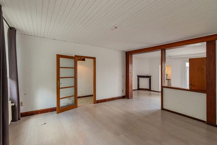 Semi-detached house to renovate in Sint-Genesius-Rode