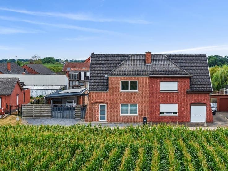 VOLLEDIG GERENOVEERDE HALFOPEN WONING MET EPC-LABEL A