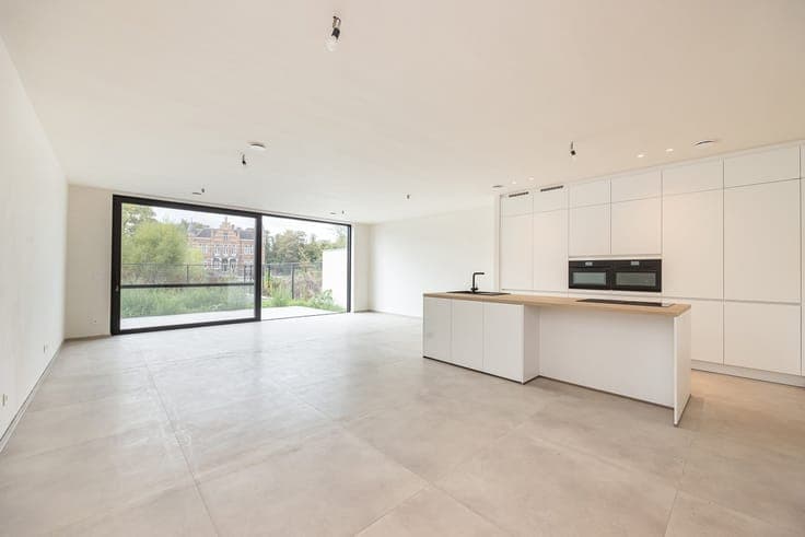 Closed new construction with 4 rooms, 2 bathrooms, garage an
