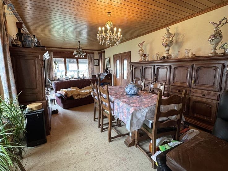 Quietly located open building with garden