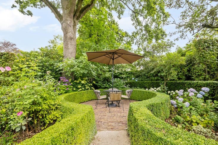 Stately villa with 4 bedrooms on a plot of 2,516 m² in Merk