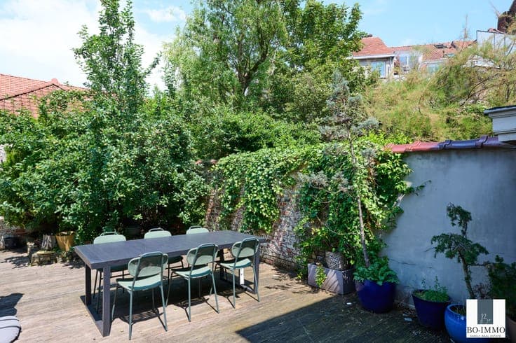 Ixelles Ponds – An Elegant, Characterful Home