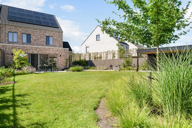 Modern family home with garden for sale in Deinze