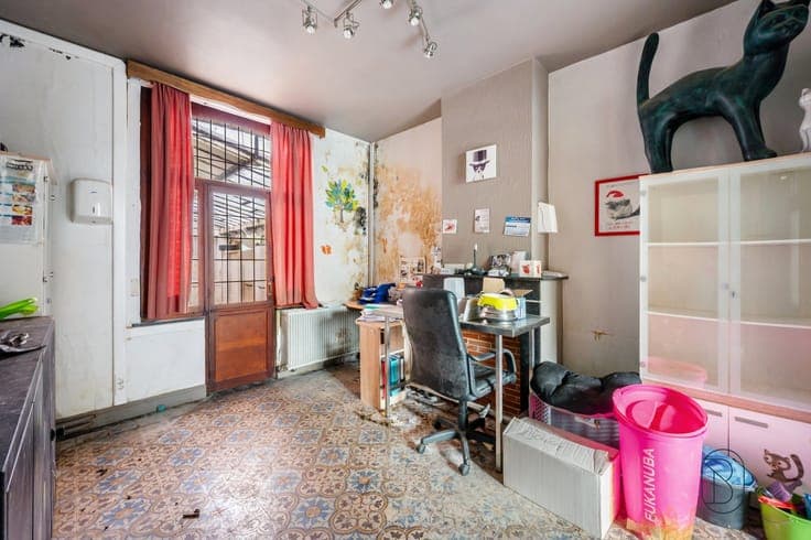 Terraced house to renovate 171 m², near Tournai city centre.