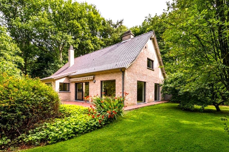 Timeless villa on an exceptional plot in Varsenare
