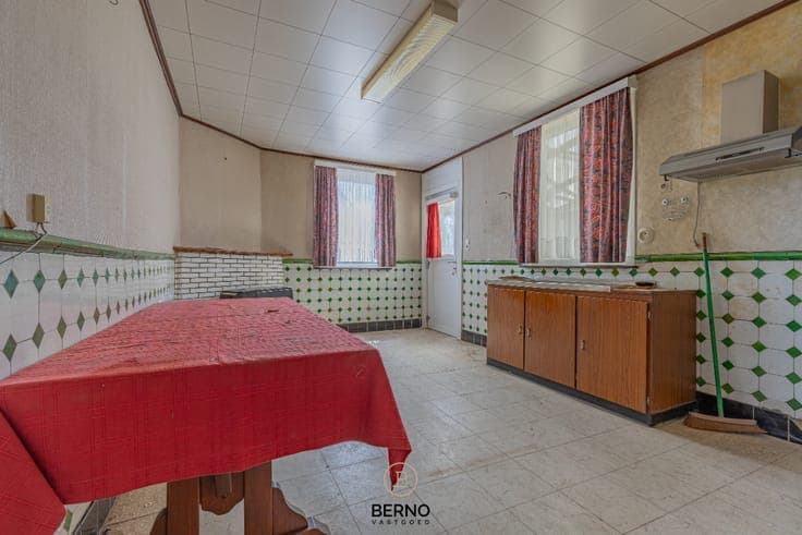 Totaal te renoveren woning op prachtig perceel van 1.170 m²